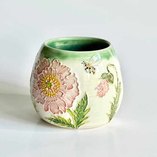 Botanical Cup: Poppy, Honeybee & Gnome #4120