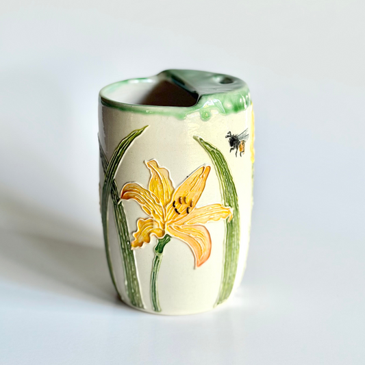 Botanical Travel Mug: Daylily & Honeybee: #4129