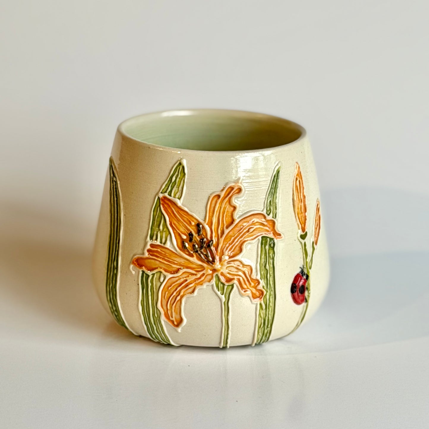 Botanical Cup: Daylily & Ladybug #4138