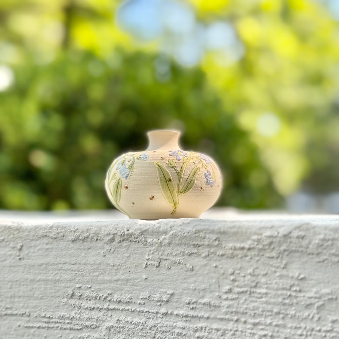 Botanical Vase: Forget-me-not & Cabbage White #4106