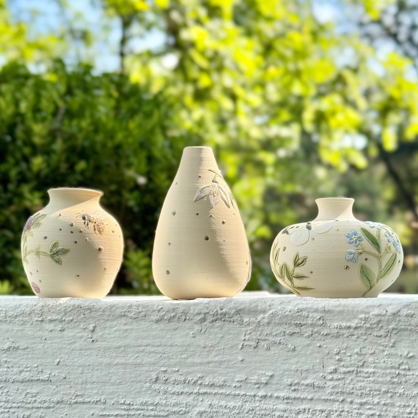 Botanical Vase: Forget-me-not & Cabbage White #4106