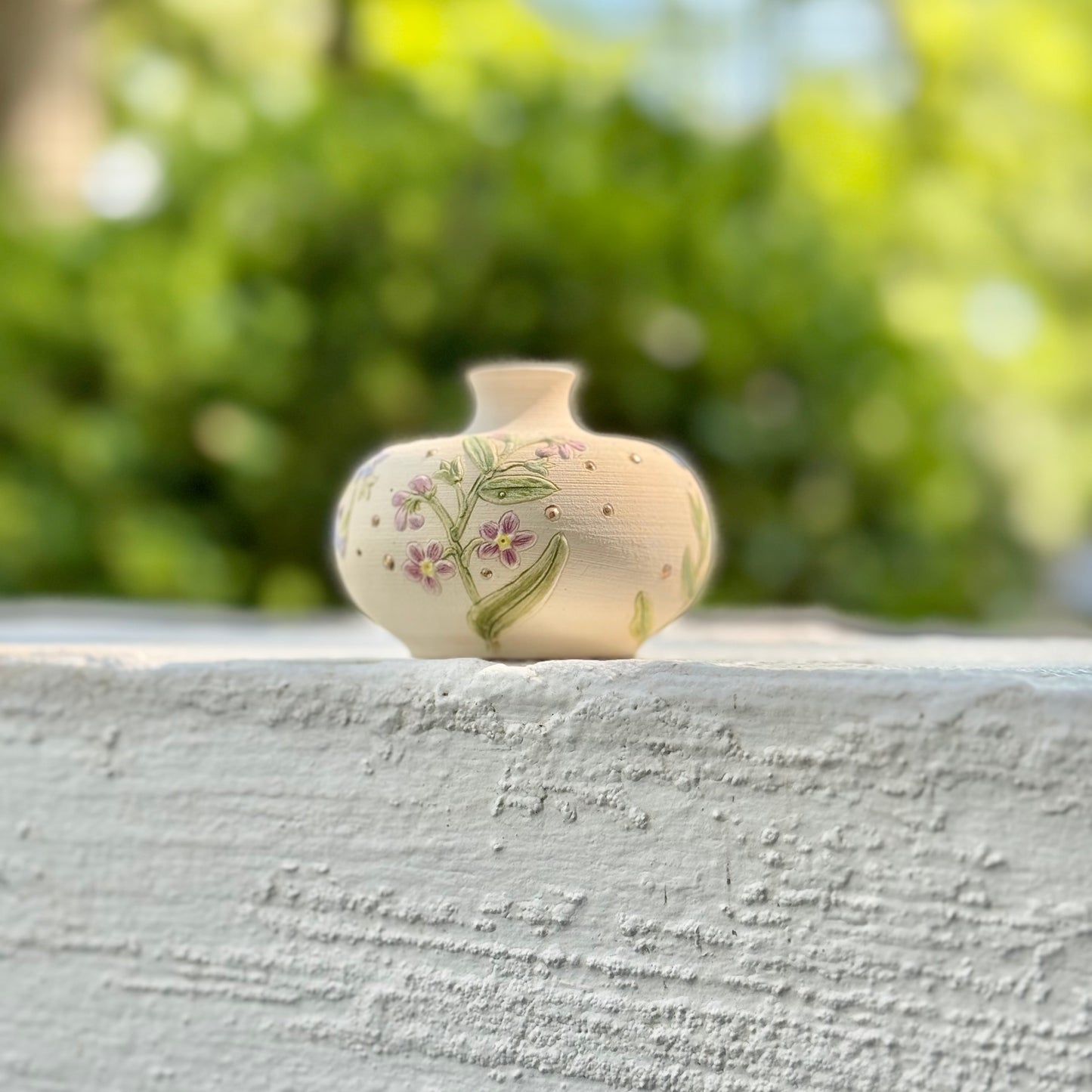 Botanical Vase: Forget-me-not & Cabbage White #4106