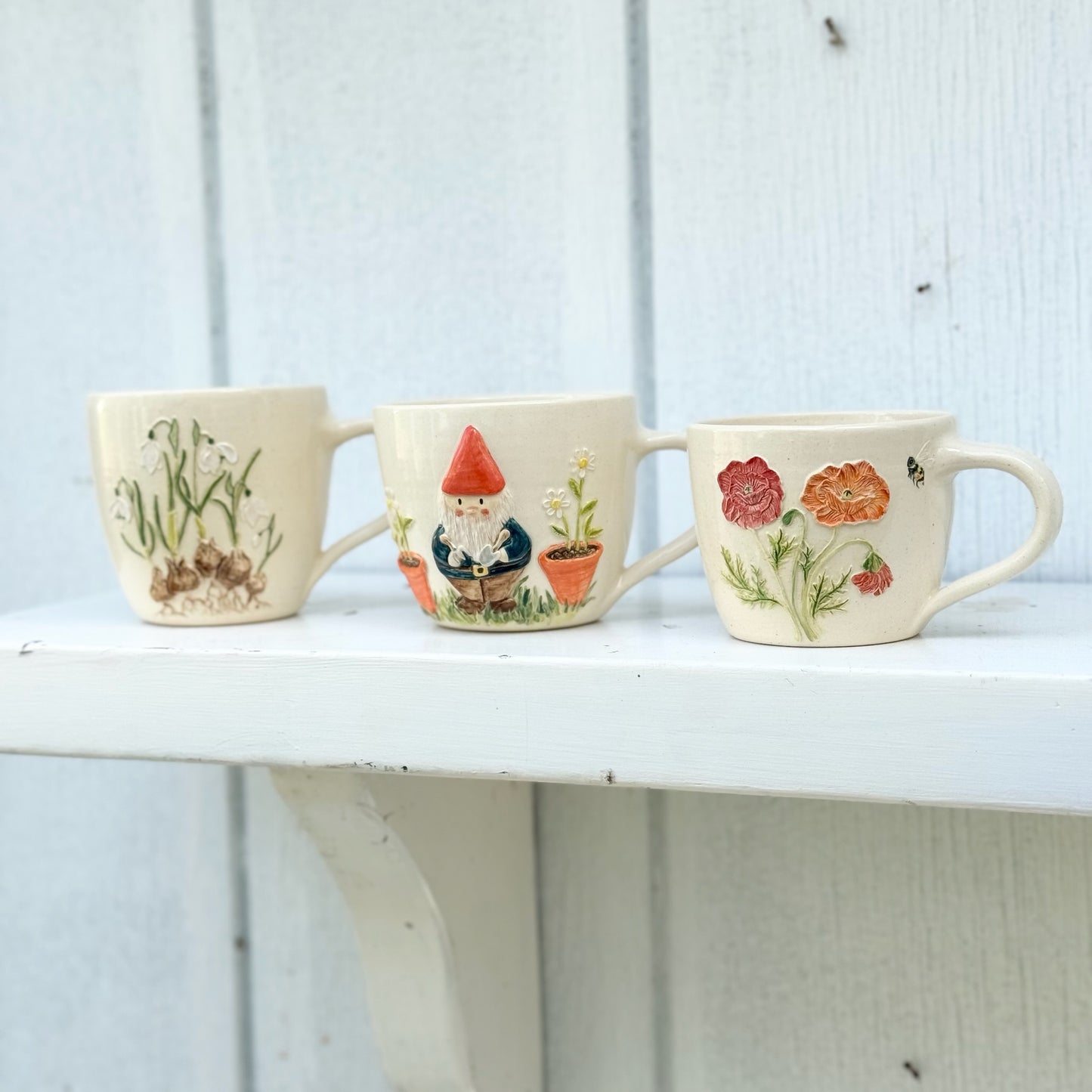 Poppy & Honeybee Botanical Mug #4047